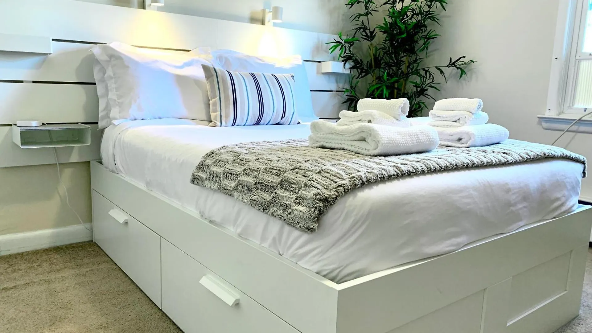 Simply Stays Ottawa Apartment