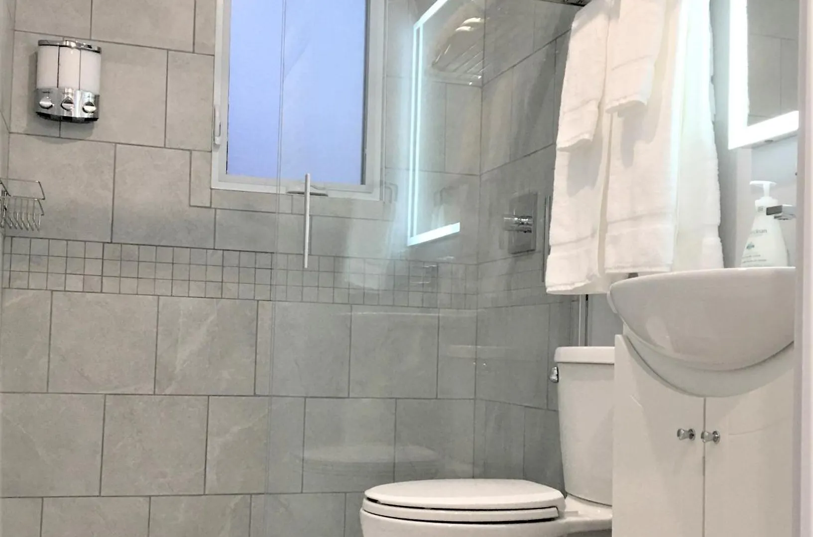 Simply Stays Ottawa Apartment